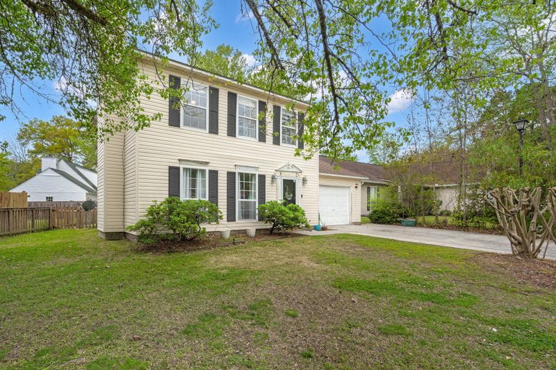 103 Nottingham Ct, Summerville, SC 29485