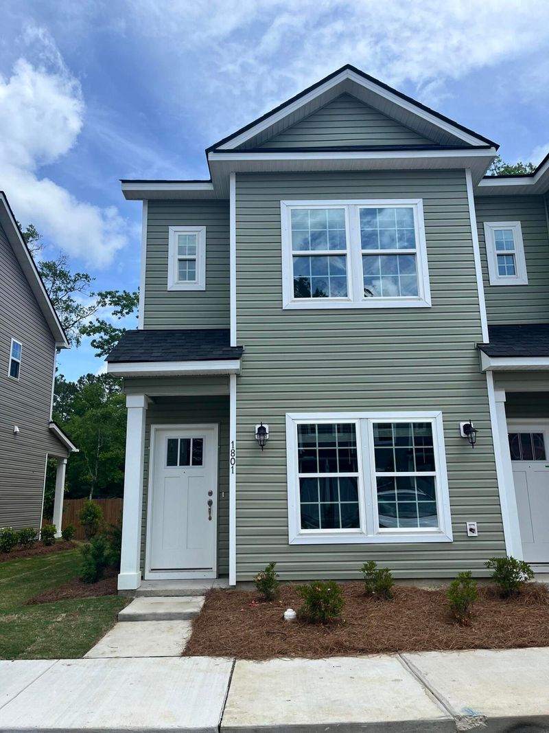 1801 Twin Rivers Dr, Wando, SC 29492