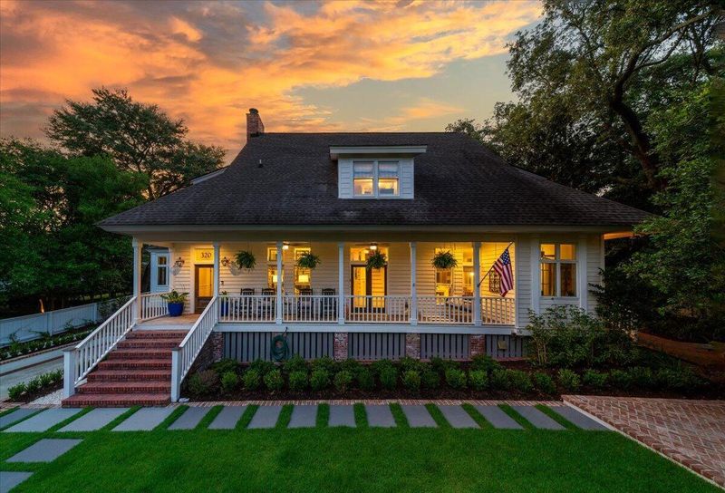 320 Mccants Dr, Mount Pleasant, SC 29464