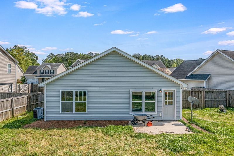 7807 Expedition Dr, North Charleston, SC 29420
