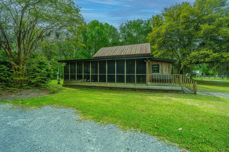 1145 Secretariat Rn, Awendaw, SC 29429