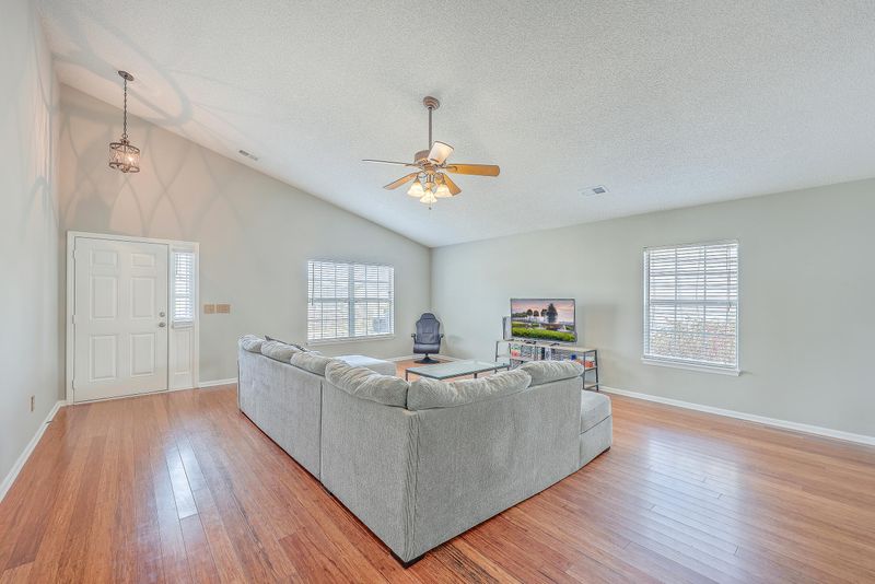 108 Dundalk Ct, Goose Creek, SC 29445
