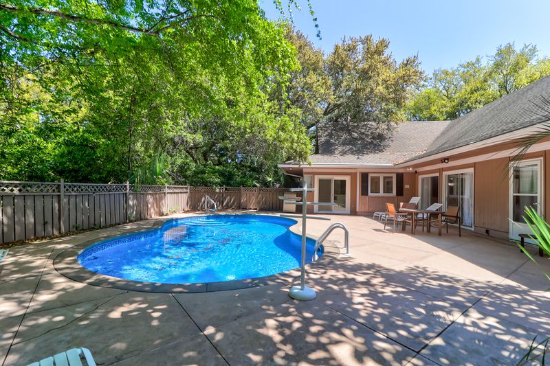 4 Abalone Al, Isle Of Palms, SC 29451