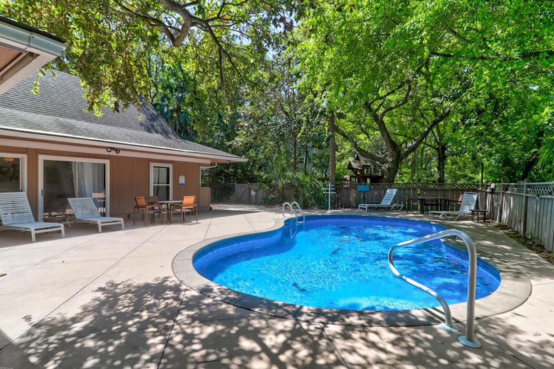 4 Abalone Al, Isle Of Palms, SC 29451