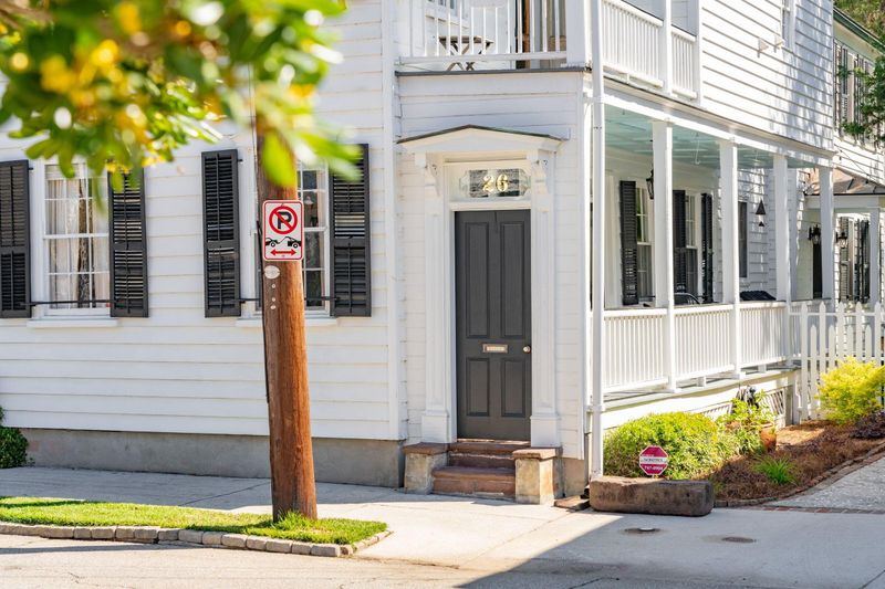 26 Gadsden St, Charleston, SC 29401