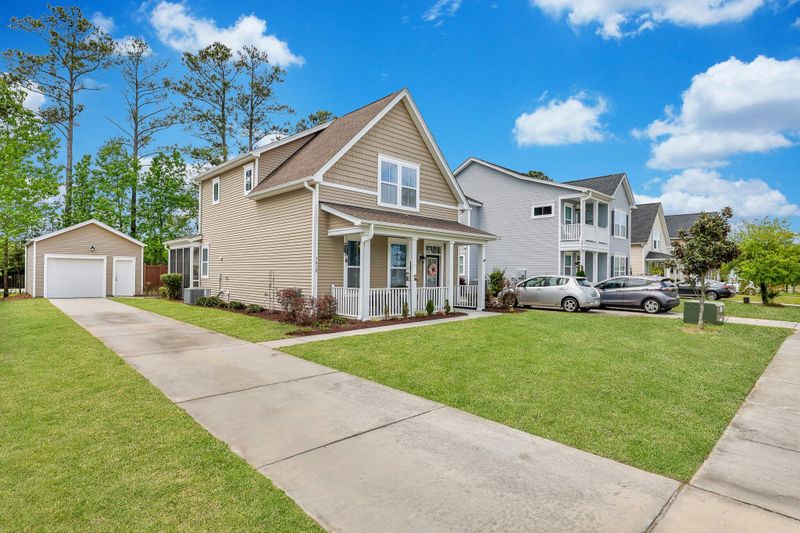 7410 Purser Ln, Hanahan, SC 29410