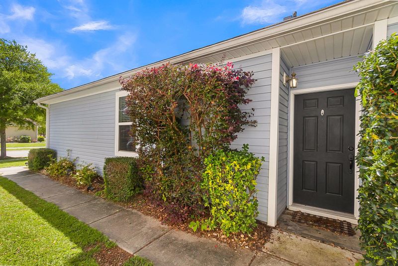 8894 Arbor Glen Dr, North Charleston, SC 29420