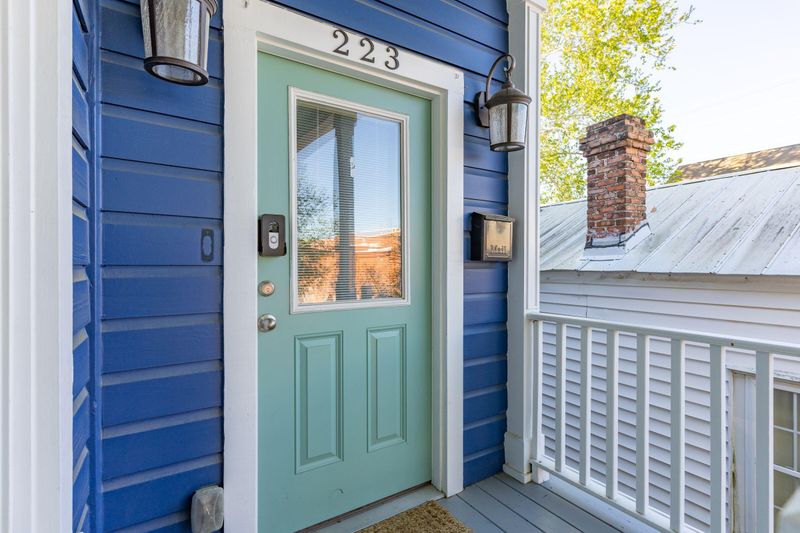 223 Fishburne St, Charleston, SC 29403