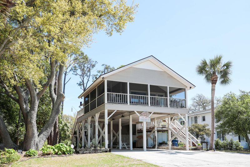 3119 Palmetto Blvd, Edisto Island, SC 29438