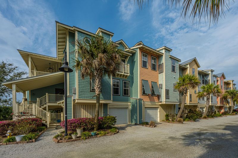 1012 Lighterman Way, Charleston, SC 29412