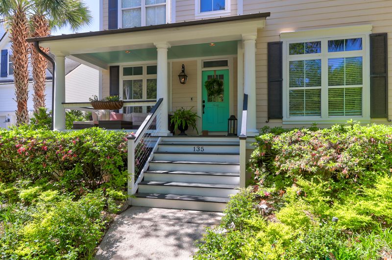135 Bounty St, Daniel Island, SC 29492