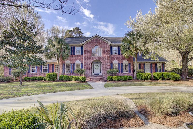 491 Barfield Dr, Summerville, SC 29485