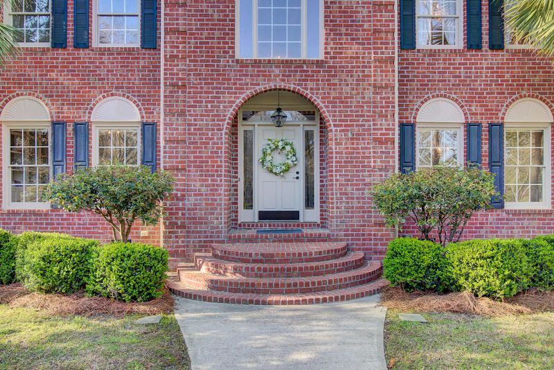 491 Barfield Dr, Summerville, SC 29485