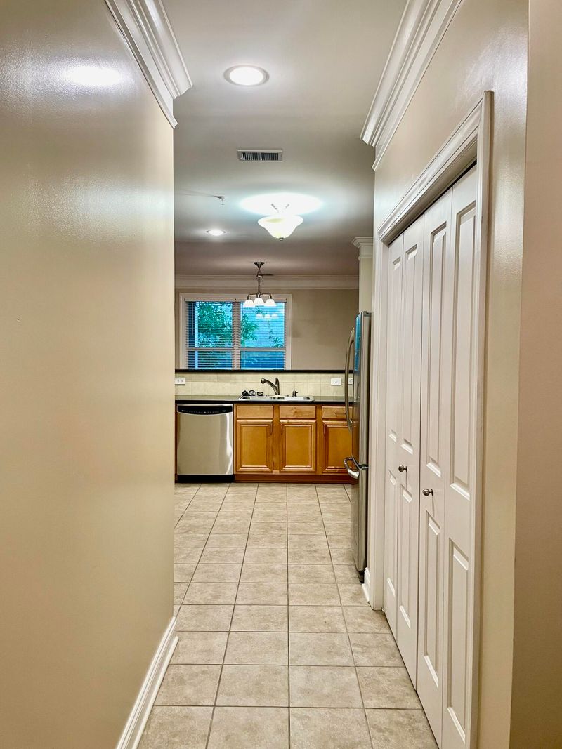 2244 Ashley Crossing Dr #612, Charleston, SC 29414