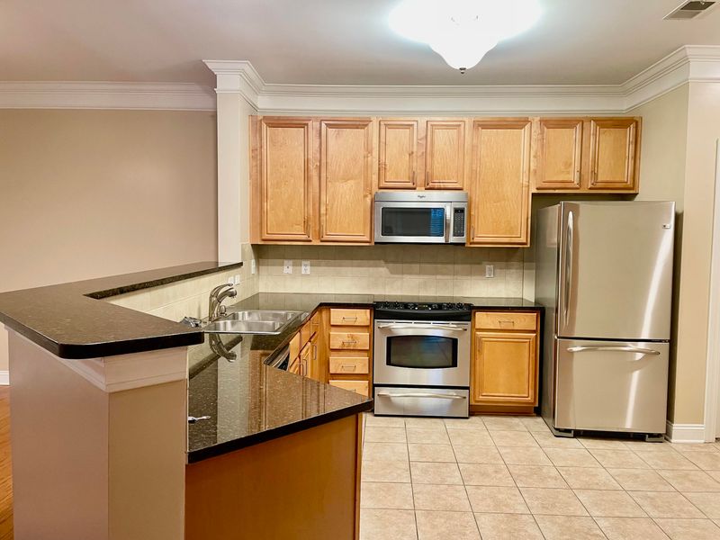 2244 Ashley Crossing Dr #612, Charleston, SC 29414