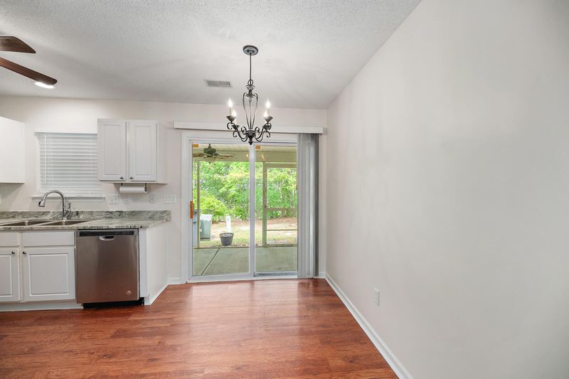 7938 Shadow Oak Dr, North Charleston, SC 29406