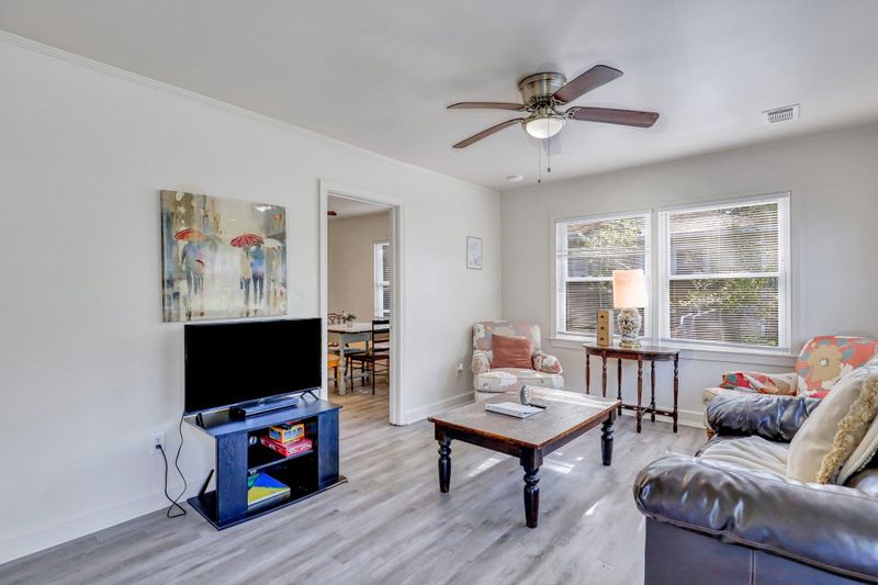 1507 Greenbay Dr, North Charleston, SC 29406