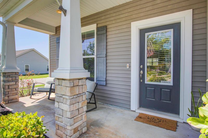 325 Drayton Place Dr, Moncks Corner, SC 29461