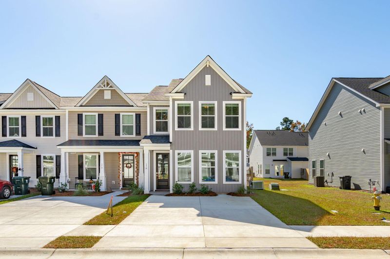 376 Green Fern Dr, Summerville, SC 29483