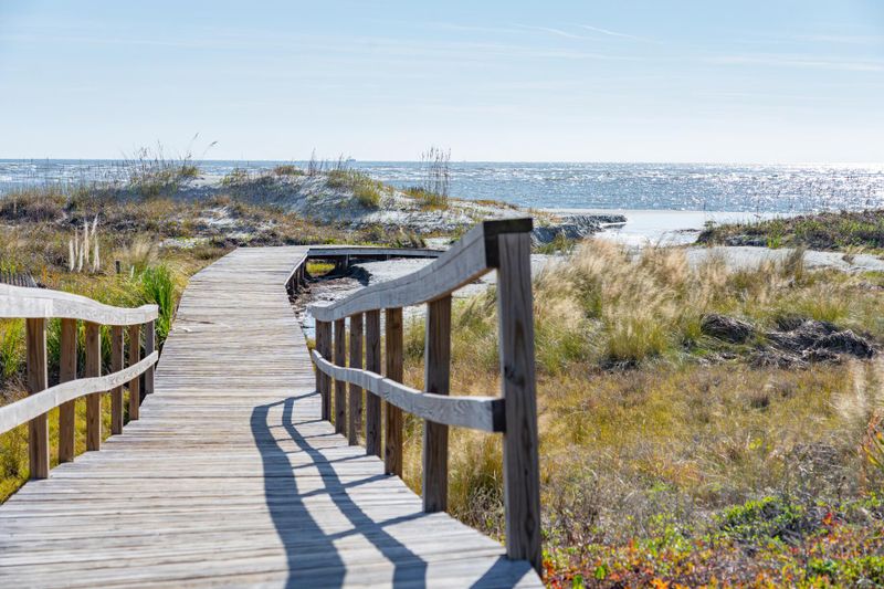 7000 Palmetto Dr #2b Mariners Walk, Isle Of Palms, SC 29451