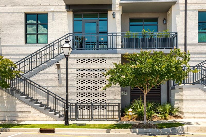 5 Gadsdenboro St #207, Charleston, SC 29401