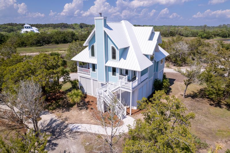 38 Planters Retreat Dr, Edisto Island, SC 29438