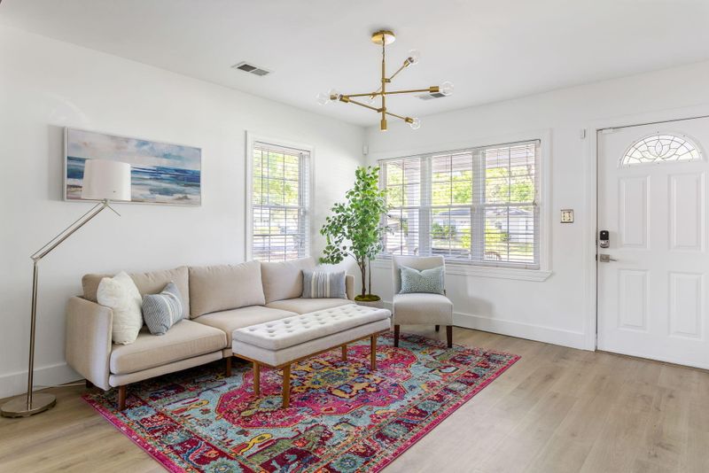 1607 Acacia St, Charleston, SC 29407