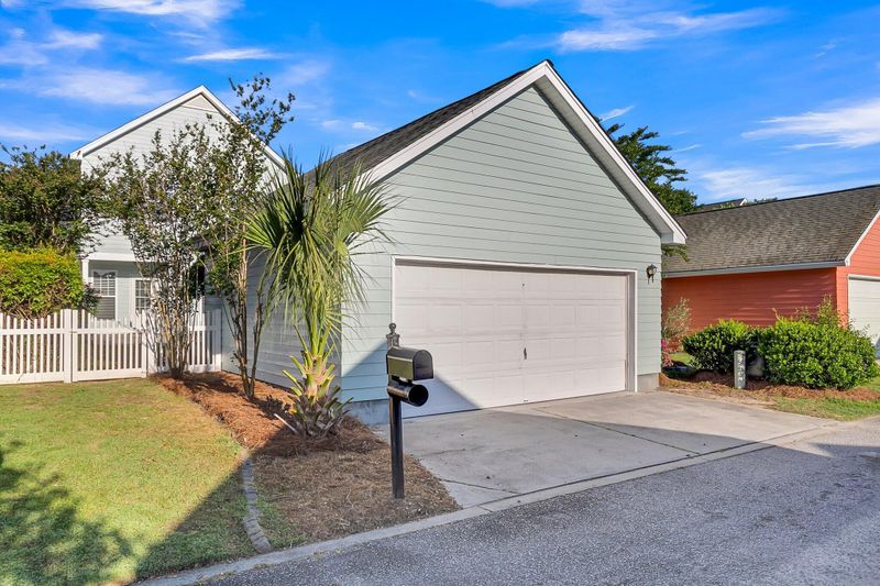 211 Dandelion St, Summerville, SC 29483