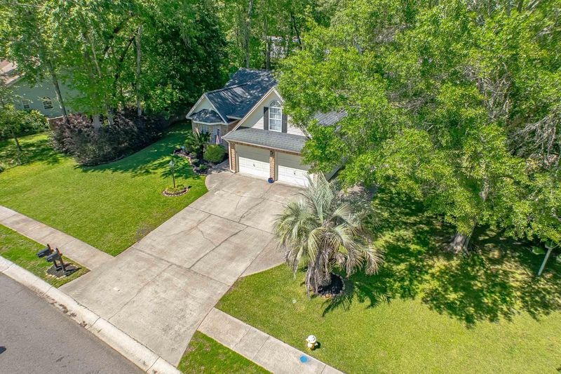 210 Essex Dr, Summerville, SC 29485