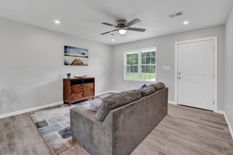 118 Easy St, Harleyville, SC 29448