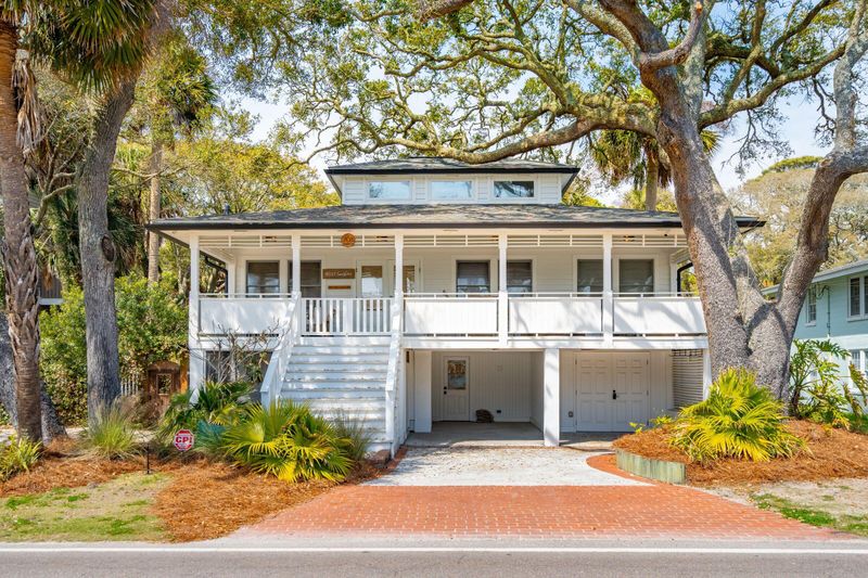 708 W Ashley Ave, Folly Beach, SC 29439