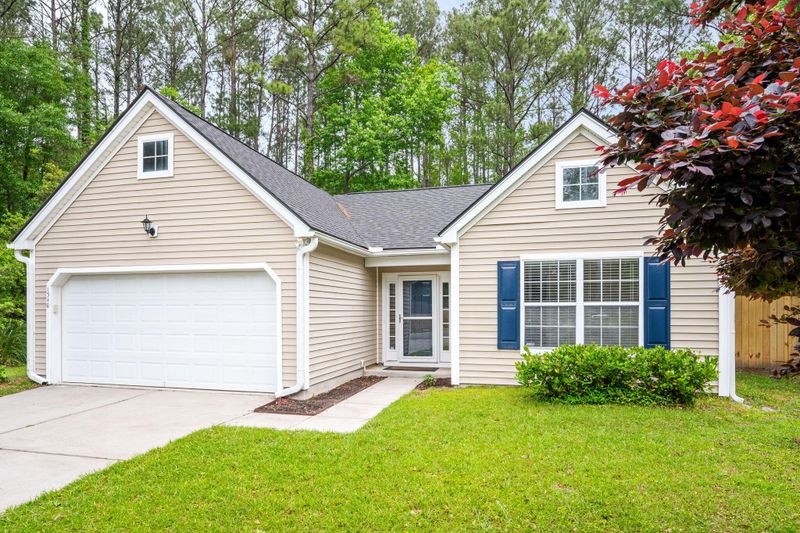 1340 Water Edge Dr, Charleston, SC 29492