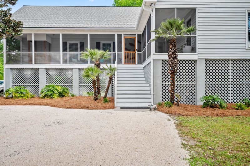5743 Chisolm Rd, Johns Island, SC 29455