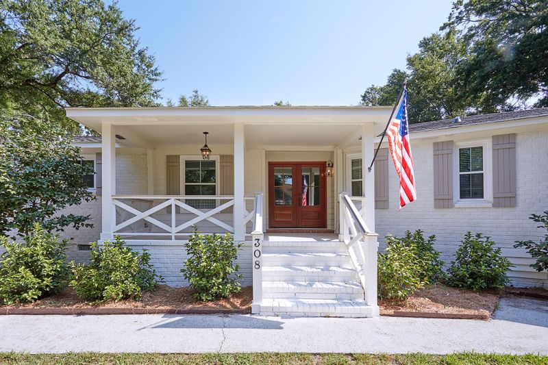 308 3rd Ave, Mount Pleasant, SC 29464