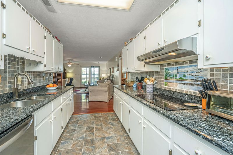 575 Fishing Creek Rd, Edisto Island, SC 29438