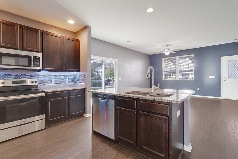 348 Flyway Rd, Goose Creek, SC 29445