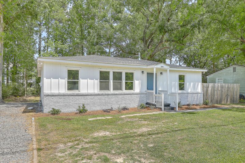 144 Stratton Dr, North Charleston, SC 29420