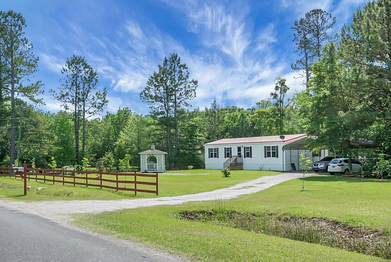 1347 Schurlknight Rd, Saint Stephen, SC 29479