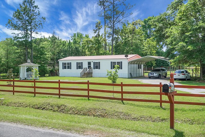 1347 Schurlknight Rd, Saint Stephen, SC 29479