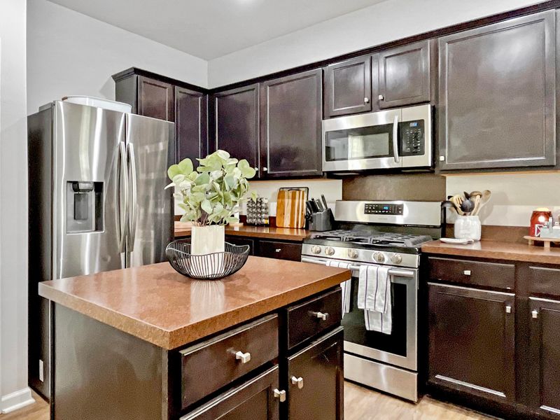 9760 Seed St, Ladson, SC 29456