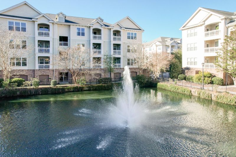 2244 Ashley Crossing Dr #334, Charleston, SC 29414