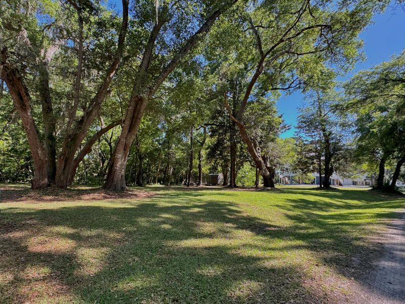 120 Oakwood Ln, Edisto Island, SC 29438