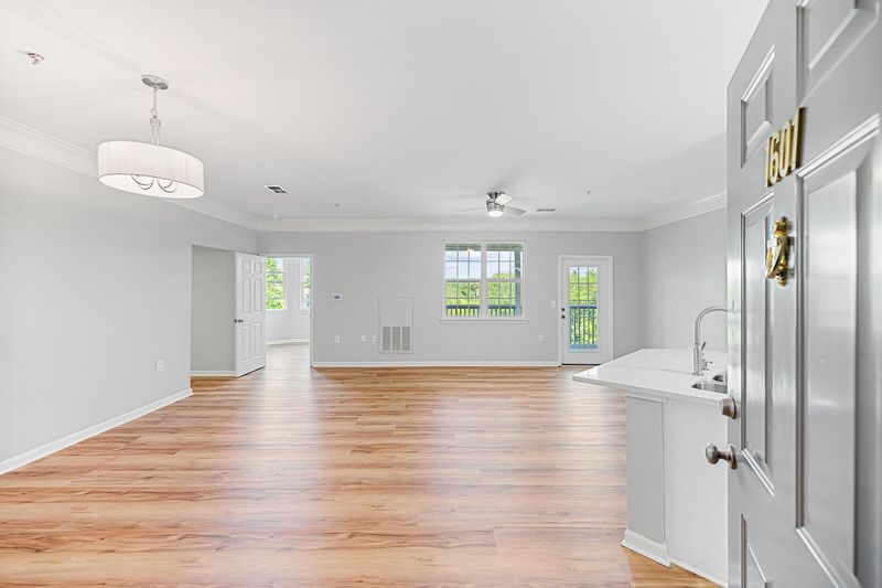 1601 Cambridge Lakes Dr #1601 E, Mount Pleasant, SC 29464
