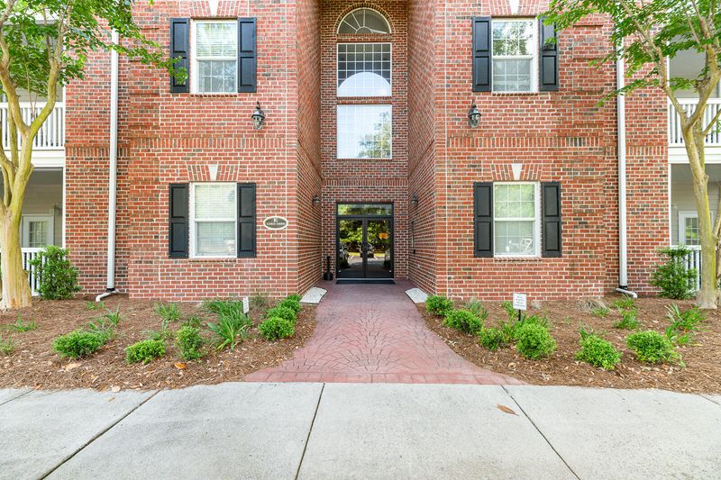 1601 Cambridge Lakes Dr #1601 E, Mount Pleasant, SC 29464