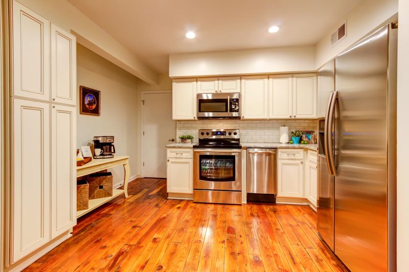 54 Wentworth St #5, Charleston, SC 29401