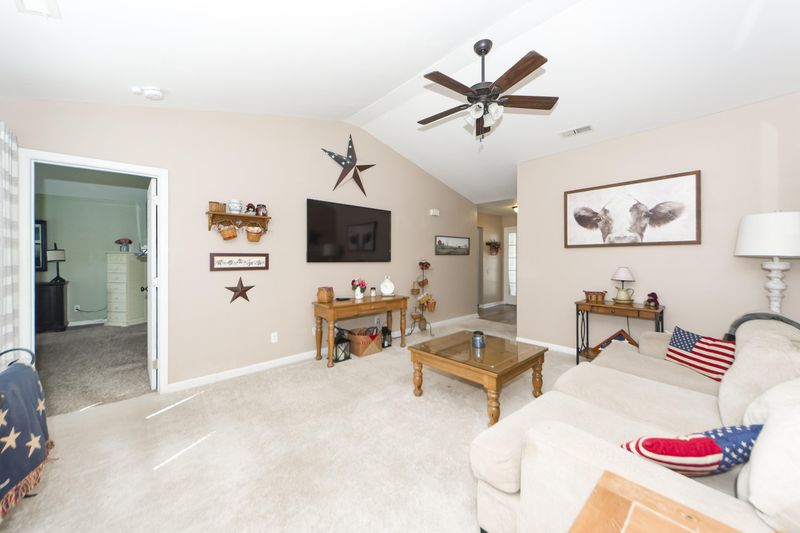 4833 Oak Leaf Rd, Summerville, SC 29485