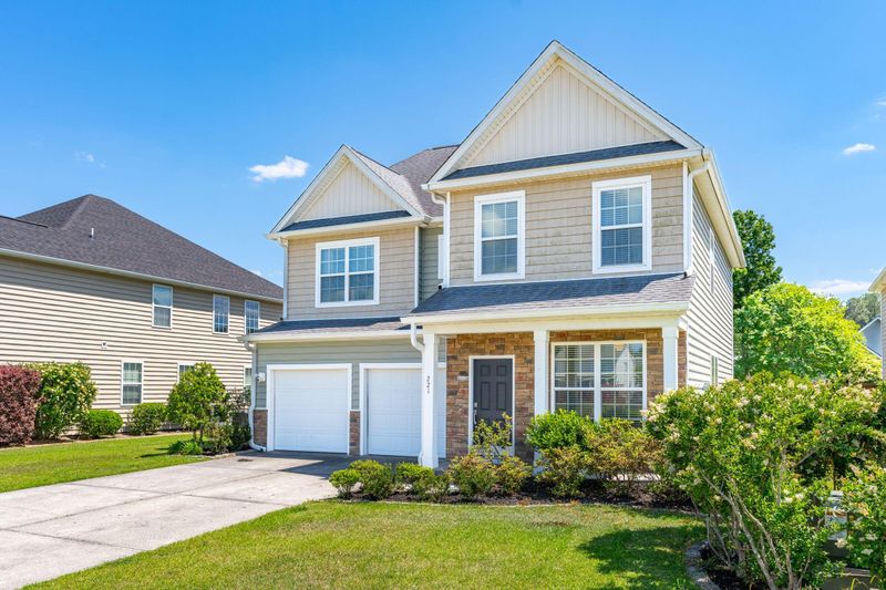 221 Berwick Dr, Summerville, SC 29483