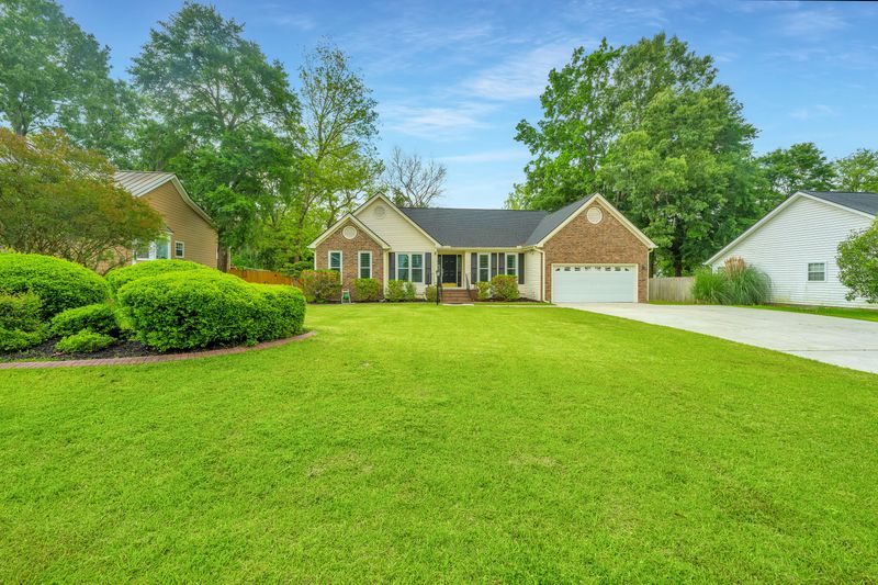 8290 Longridge Rd, North Charleston, SC 29418