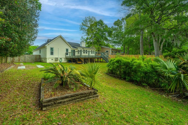 8290 Longridge Rd, North Charleston, SC 29418