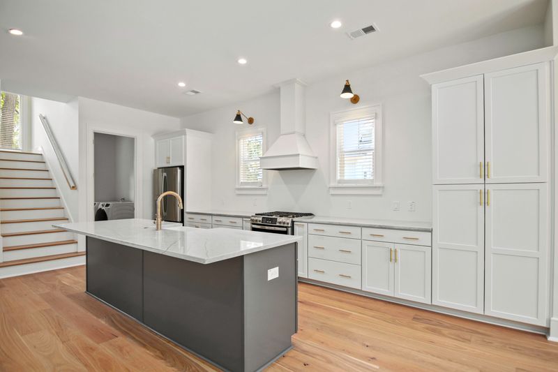 637 Flint St, Charleston, SC 29412